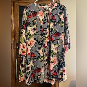 Floral flowy top